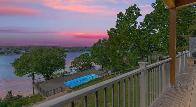 Photo of 584 Black Hawk Dr, Lake Ozark, MO 65049
