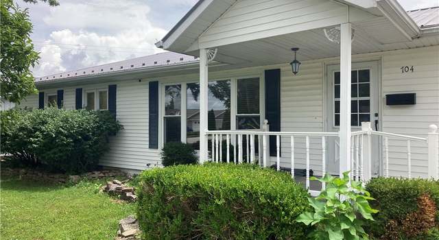 Photo of 704 Jefferson St, Versailles, MO 65084