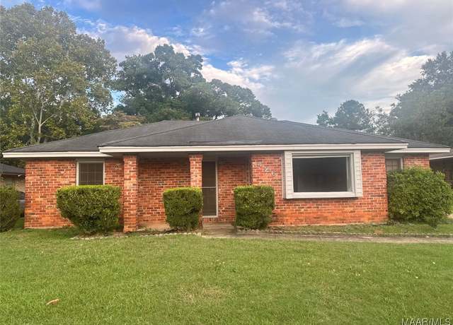 Property at 426 Stroll Dr, Montgomery, AL 36117, 3 beds, 1.5 baths