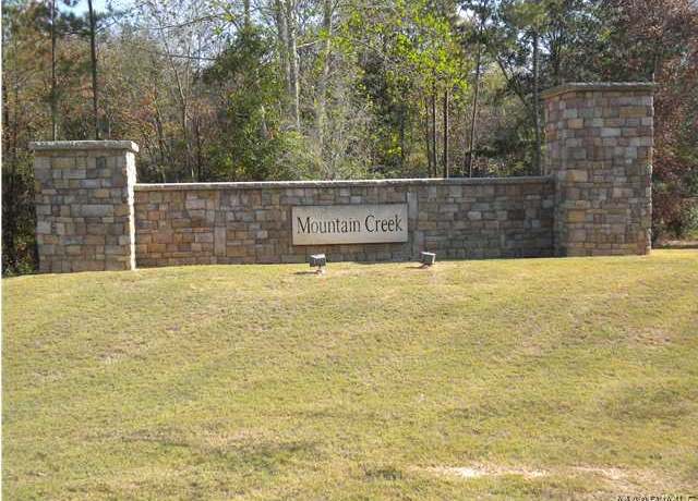 Property at 2619 Hannah Dr, Deatsville, AL 36022