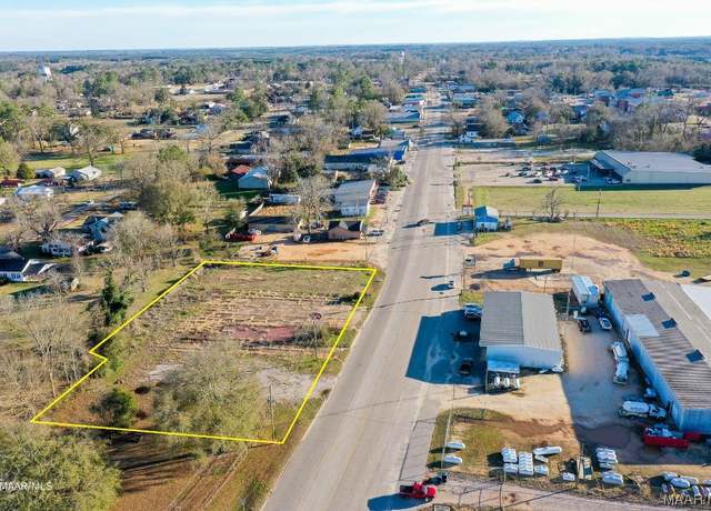 Property at 171 N Jackson St, Grove Hill, AL 36451
