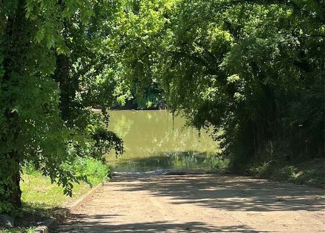 Property at 20 Cahaba View Dr, Selma, AL 36701