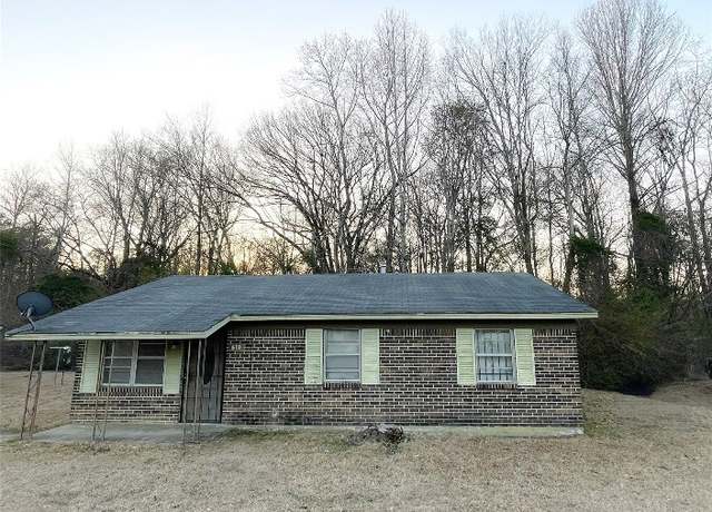 Property at 613 Jones St, Tuskegee, AL 36088, 3 beds, 1 bath