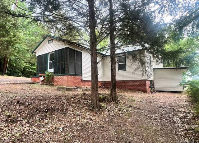 Property at 826 Martin Luther King Jr Dr, Prattville, AL 36067, 3 beds, 2 baths