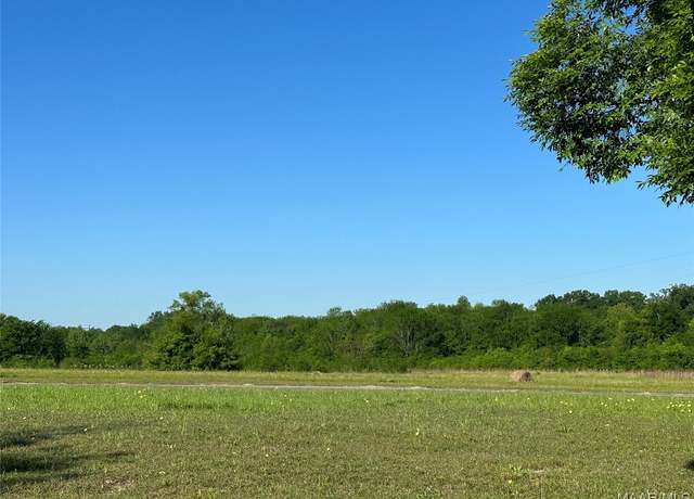 Property at 3930 Turning Leaf Ln, Montgomery, AL 36116