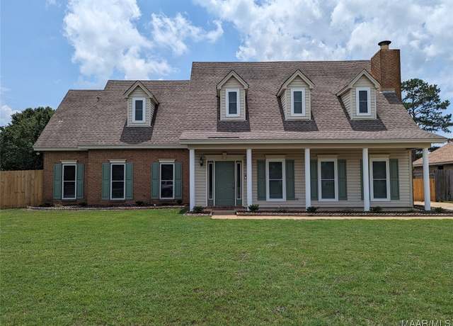 Property at 742 Summer Ln, Prattville, AL 36066, 4 beds, 2.5 baths
