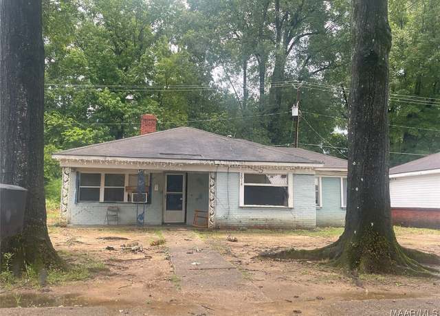 Property at 2018 Royal St, Selma, AL 36701, 3 beds, 1 bath