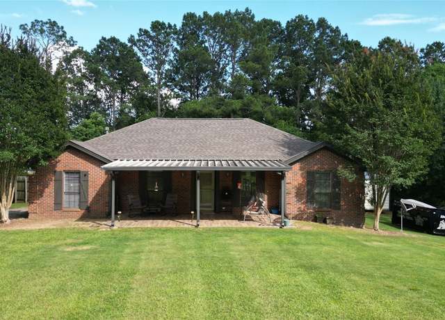 Property at 535 Nobles Rd, Deatsville, AL 36022, 4 beds, 2 baths