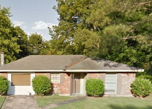 Property at 113 Lori St, Prattville, AL 36066, 4 beds, 2 baths