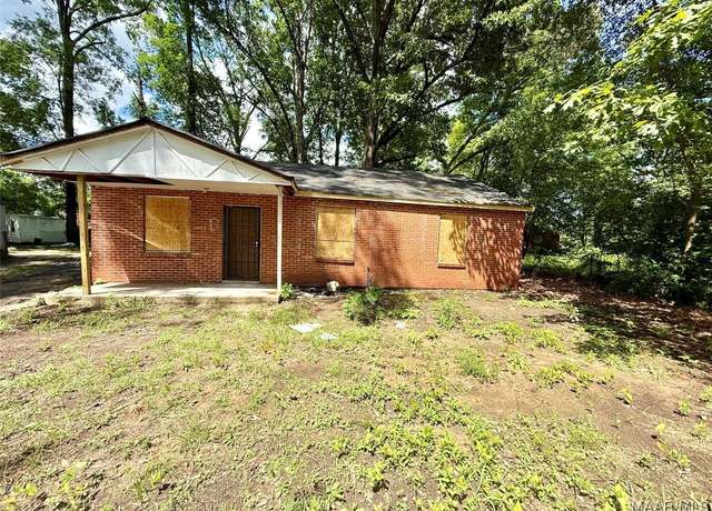 Property at 210 Collinwood Ave, Montgomery, AL 36105, 3 beds, 1 bath