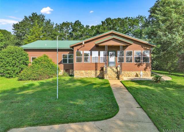 Property at 813 Lake Region Cir, Wetumpka, AL 36092, 4 beds, 3 baths