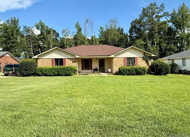 Property at 205 Pinehaardt Dr, Selma, AL 36701, 3 beds, 2 baths