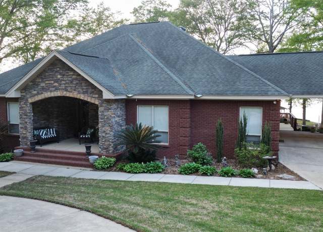 Property at 989 Shoal Creek Dr, Deatsville, AL 36022, 3 beds, 2 baths