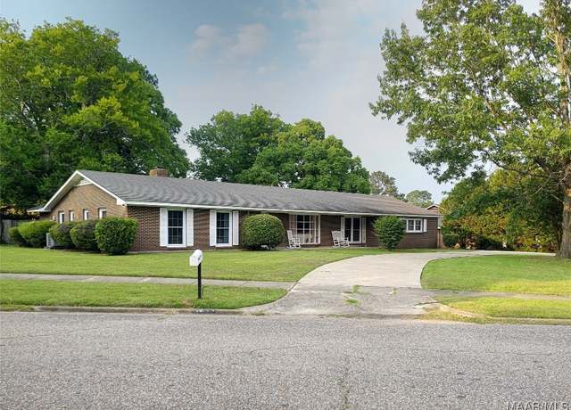 Property at 1455 Woodmere Dr, Montgomery, AL 36117, 3 beds, 3 baths