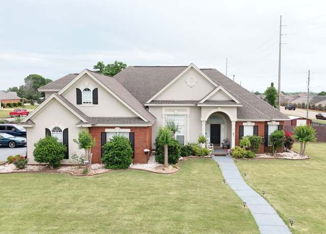 Property at 831 Bluegrass Dr, Prattville, AL 36066, 4 beds, 3 baths
