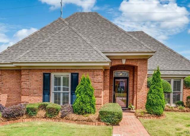 Property at 137 N Charleston Ct N, Montgomery, AL 36117, 3 beds, 2 baths