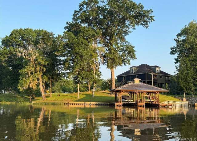 Property at 2029 Robinson Pond Rd, Prattville, AL 36067, 4 beds, 2.5 baths