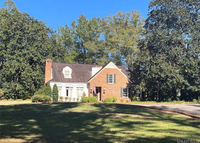 Property at 416 Drayton Dr, Selma, AL 36701, 3 beds, 2.5 baths
