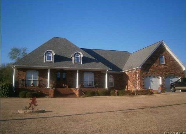 Property at 60 Peachtree Dr, Thorsby, AL 35171, 3 beds, 2.5 baths