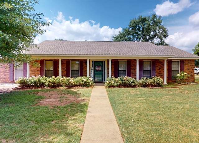 Property at 1843 Tara Dr, Prattville, AL 36066, 3 beds, 2 baths