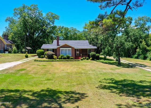 Property at 252 S Jackson St, Grove Hill, AL 36451, 4 beds, 3 baths
