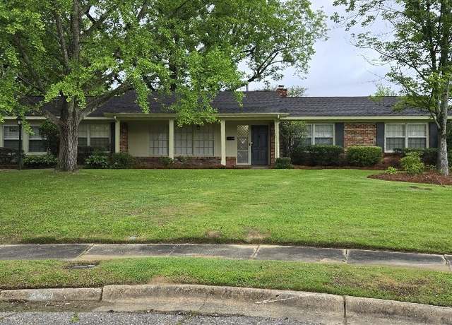 Property at 2728 Oxford Dr, Montgomery, AL 36111, 3 beds, 2 baths