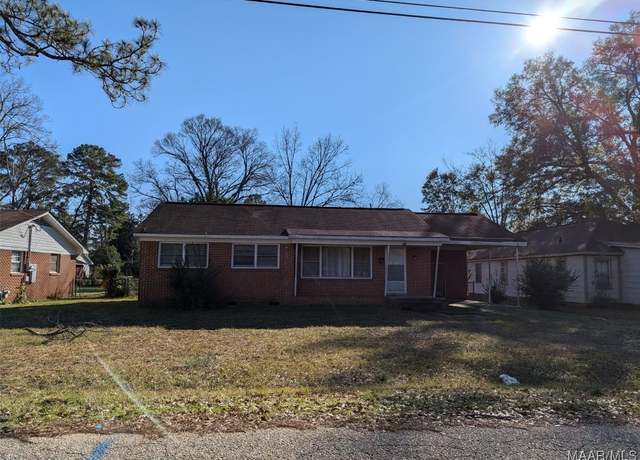 Property at 404 4th Ave, Selma, AL 36701, 3 beds, 1 bath