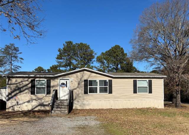 Property at 141 Hillcrest St, Tallassee, AL 36078, 3 beds, 2 baths