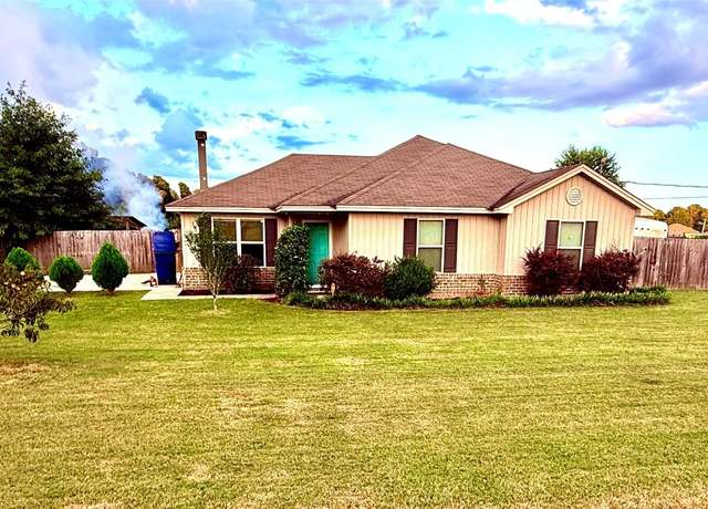 Property at 1155 Dark Corners Rd, Tallassee, AL 36078, 3 beds, 2 baths