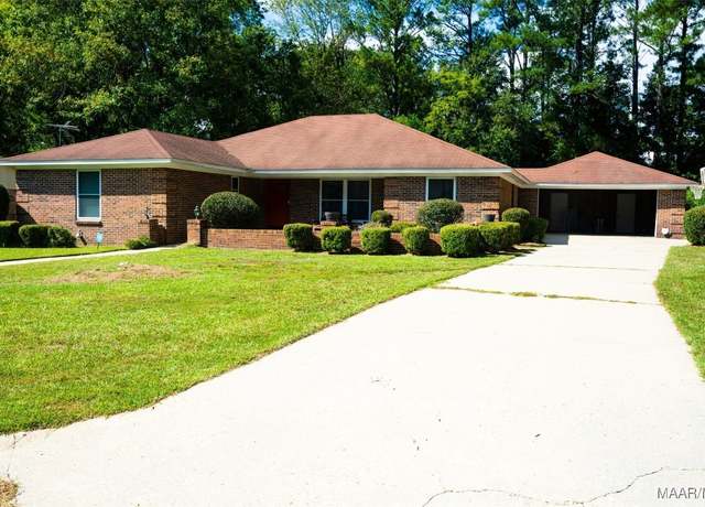 Property at 227 Hardin Dr, Selma, AL 36701, 3 beds, 2.5 baths