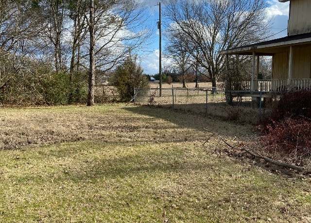 Property at 601 County Road 40 Rd W, Prattville, AL 36067, 3 beds, 2 baths