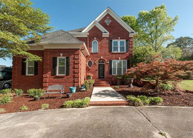 Property at 106 Craig Cir, Clanton, AL 35045, 3 beds, 2.5 baths