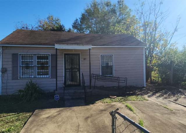 Property at 1573 Oakland St, Montgomery, AL 36108, 2 beds, 1 bath