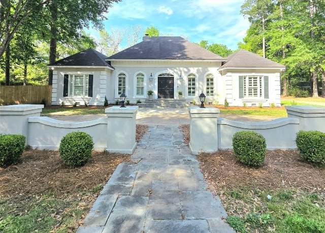 Property at 49 Berkeley Rd, Selma, AL 36701, 4 beds, 4.5 baths