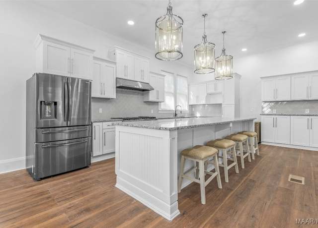 Property at 1324 S Perry St, Montgomery, AL 36104, 6 beds, 5.5 baths