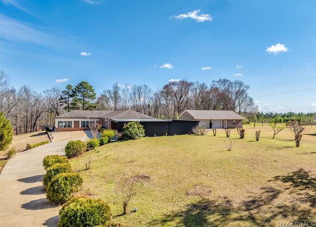 Property at 246 Starr Dr, Wetumpka, AL 36093, 4 beds, 4 baths