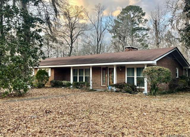 Property at 825 Lynwood Dr, Montgomery, AL 36111, 4 beds, 2.5 baths