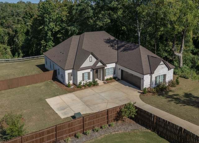 Property at 78 Hillston Dr, Wetumpka, AL 36093, 4 beds, 3 baths