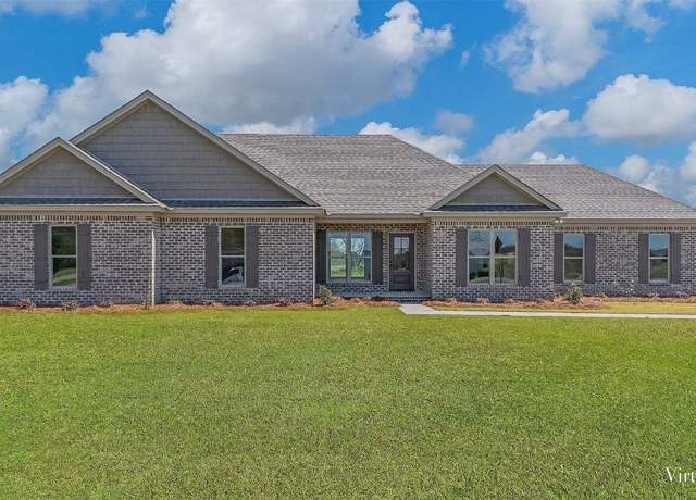Property at 583 Atkin Hill Rd, Wetumpka, AL 36092, 4 beds, 2 baths