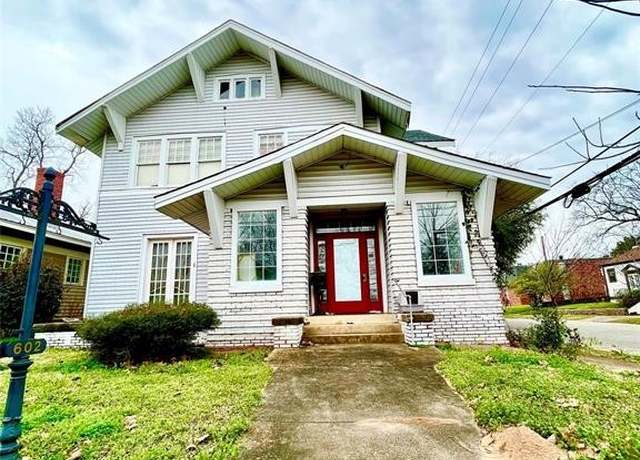 Property at 602 S Hull St, Montgomery, AL 36104, 6 beds, 2.5 baths