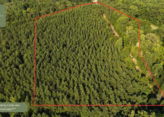 Property at 10 William Dr, Dadeville, AL 36861
