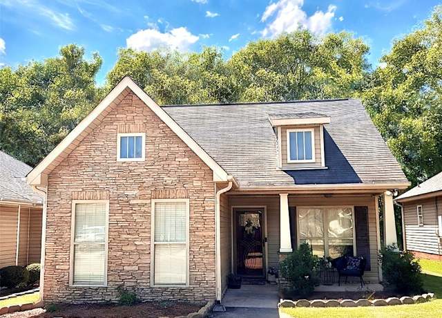 Property at 196 Moss Stone Ln, Calera, AL 35040, 3 beds, 2 baths