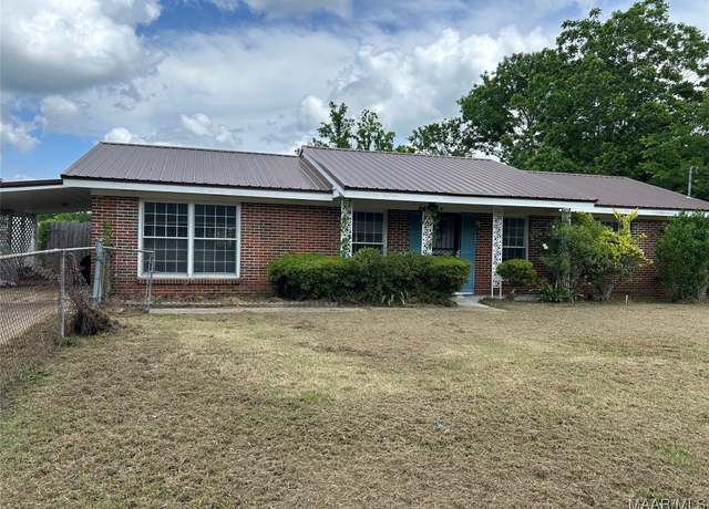 Property at 707 King Ln, Selma, AL 36701, 3 beds, 2 baths