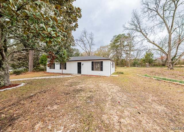 Property at 1002 Beechdale Rd, Montgomery, AL 36109, 3 beds, 1 bath