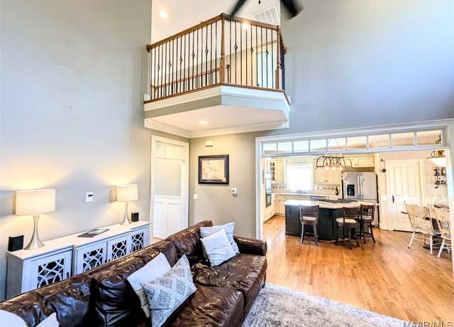 Property at 154 Hackberry Cir, Chelsea, AL 35043, 4 beds, 4.5 baths