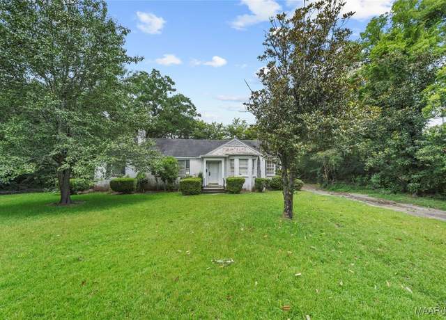 Property at 2206 Country Club Dr, Montgomery, AL 36106, 4 beds, 2 baths