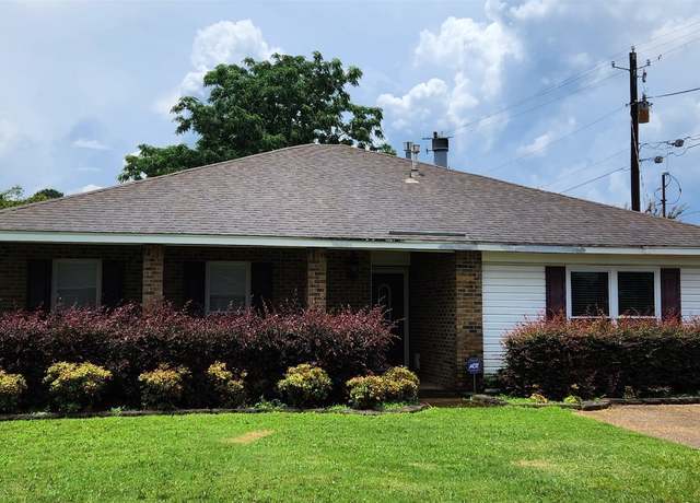 Property at 425 Sheila Blvd, Prattville, AL 36066, 3 beds, 2 baths