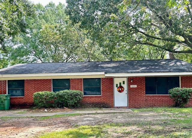Property at 1229 Karen Rd, Montgomery, AL 36109, 4 beds, 2 baths