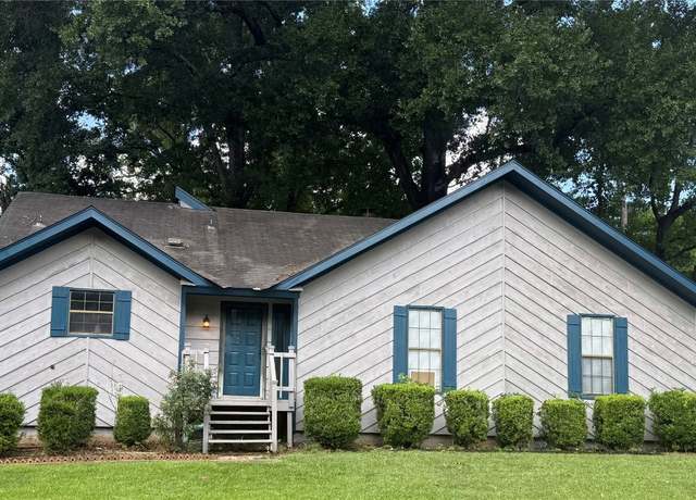 Property at 3304 Hillcrest Ln, Montgomery, AL 36109, 3 beds, 2 baths