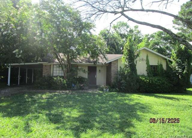 Property at 1333 Pembrook Ct, Montgomery, AL 36109, 3 beds, 2 baths